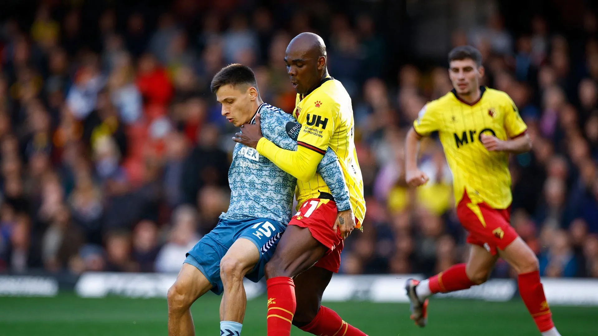 Angelo Ogbonna trung vệ kinh nghiệm của Watford trong một trận đấu