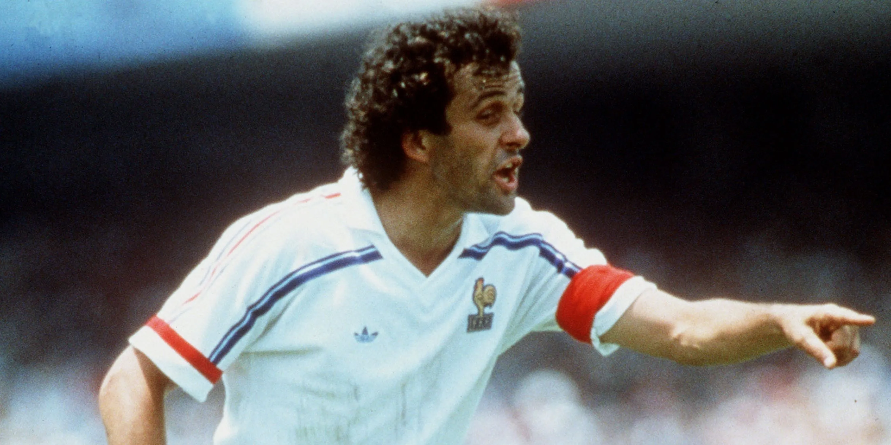 Michel Platini làm đội trưởng đội tuyển Pháp