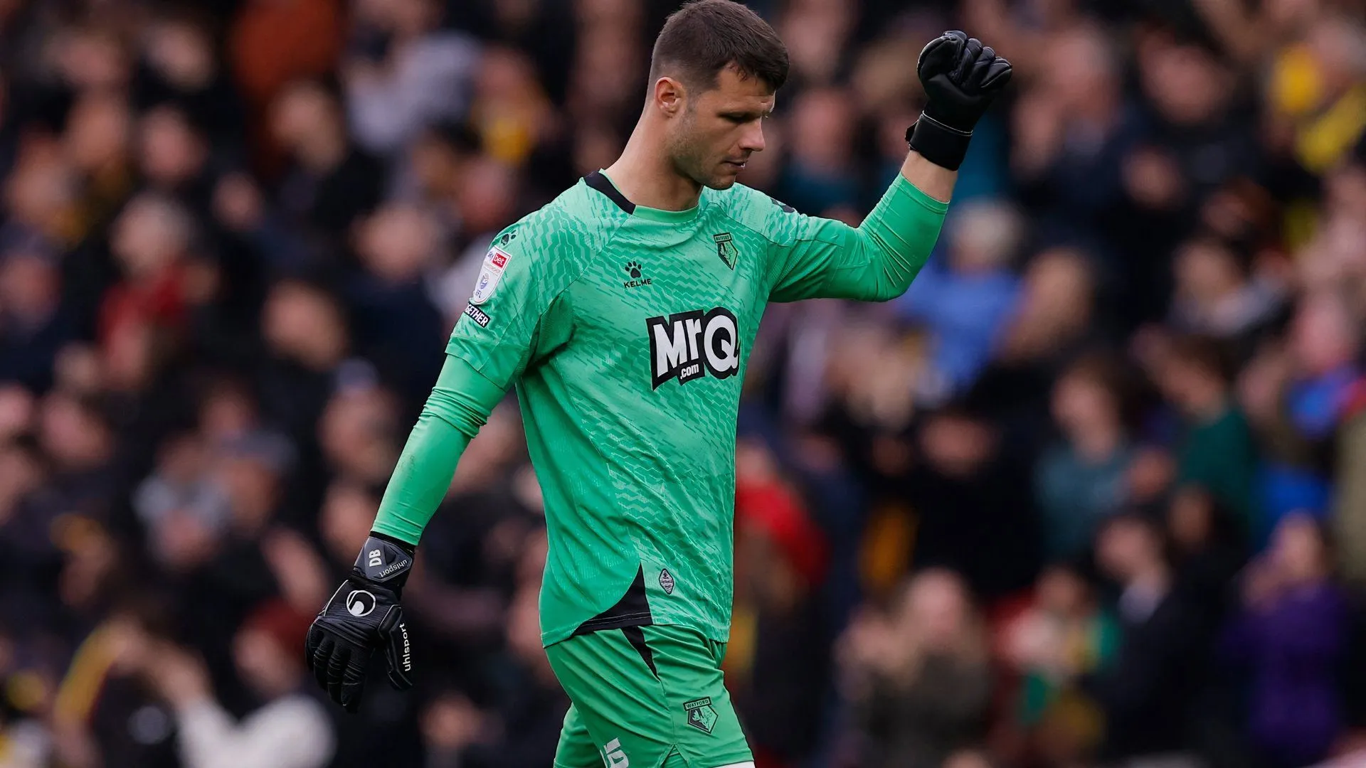Thủ môn Daniel Bachmann của Watford trong pha cứu thua