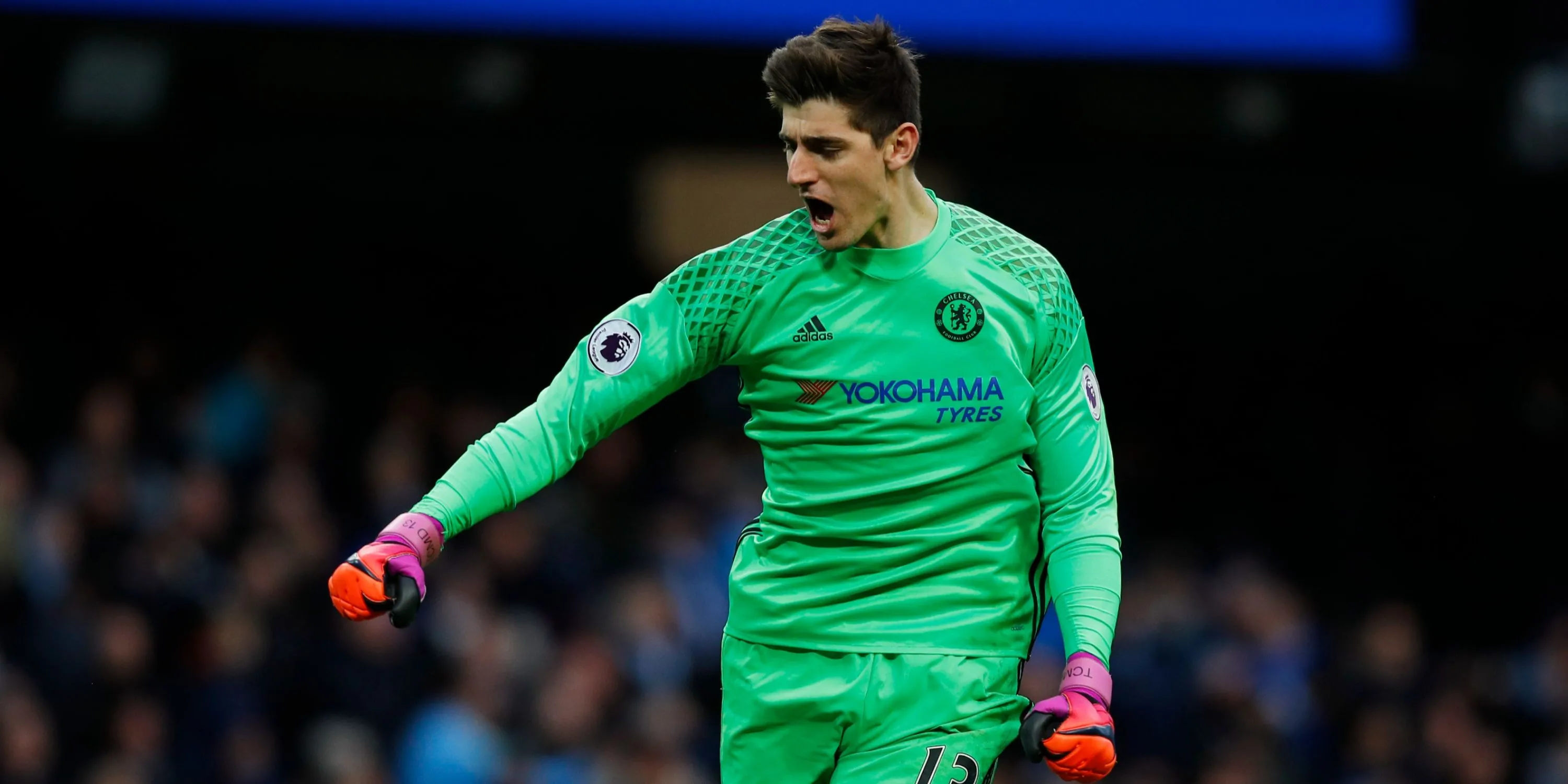 Thủ môn Thibaut Courtois trong màu áo Chelsea.