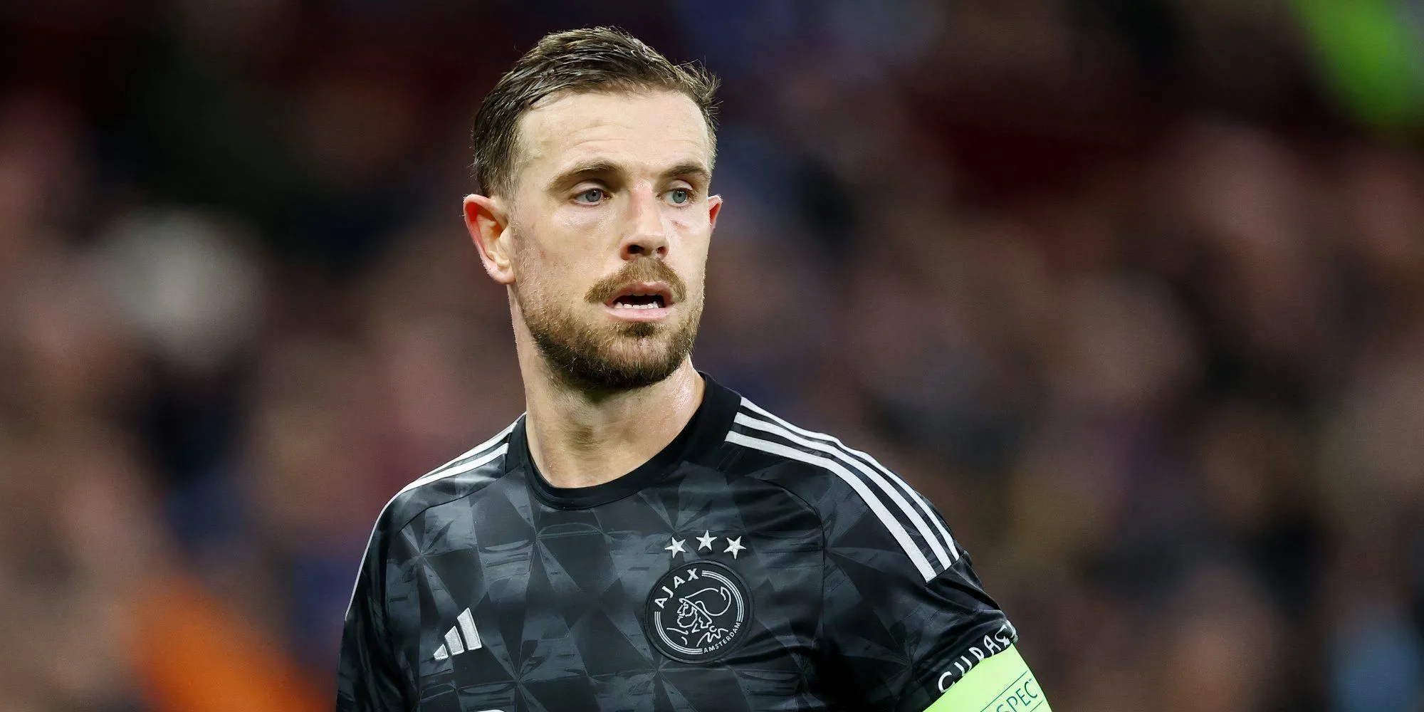 Tiền vệ Jordan Henderson thi đấu cho Ajax mùa giải 2024/2025 Eredivisie