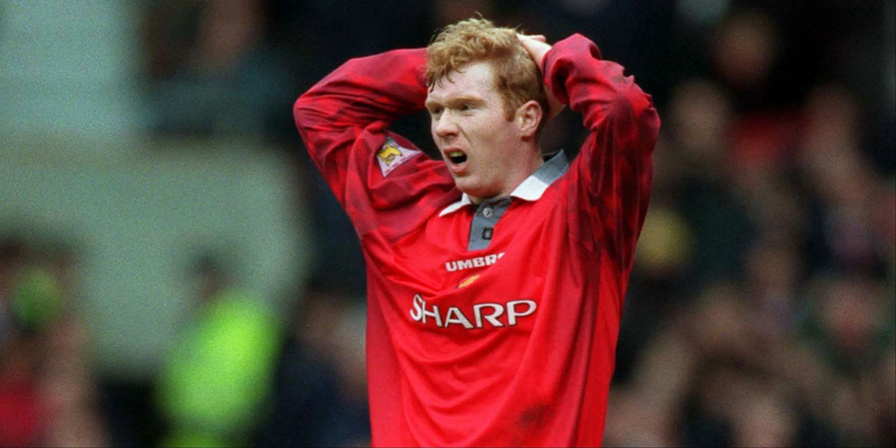 Tiền vệ Paul Scholes của Manchester United trong một trận đấu mùa giải 1997/98 Premier League