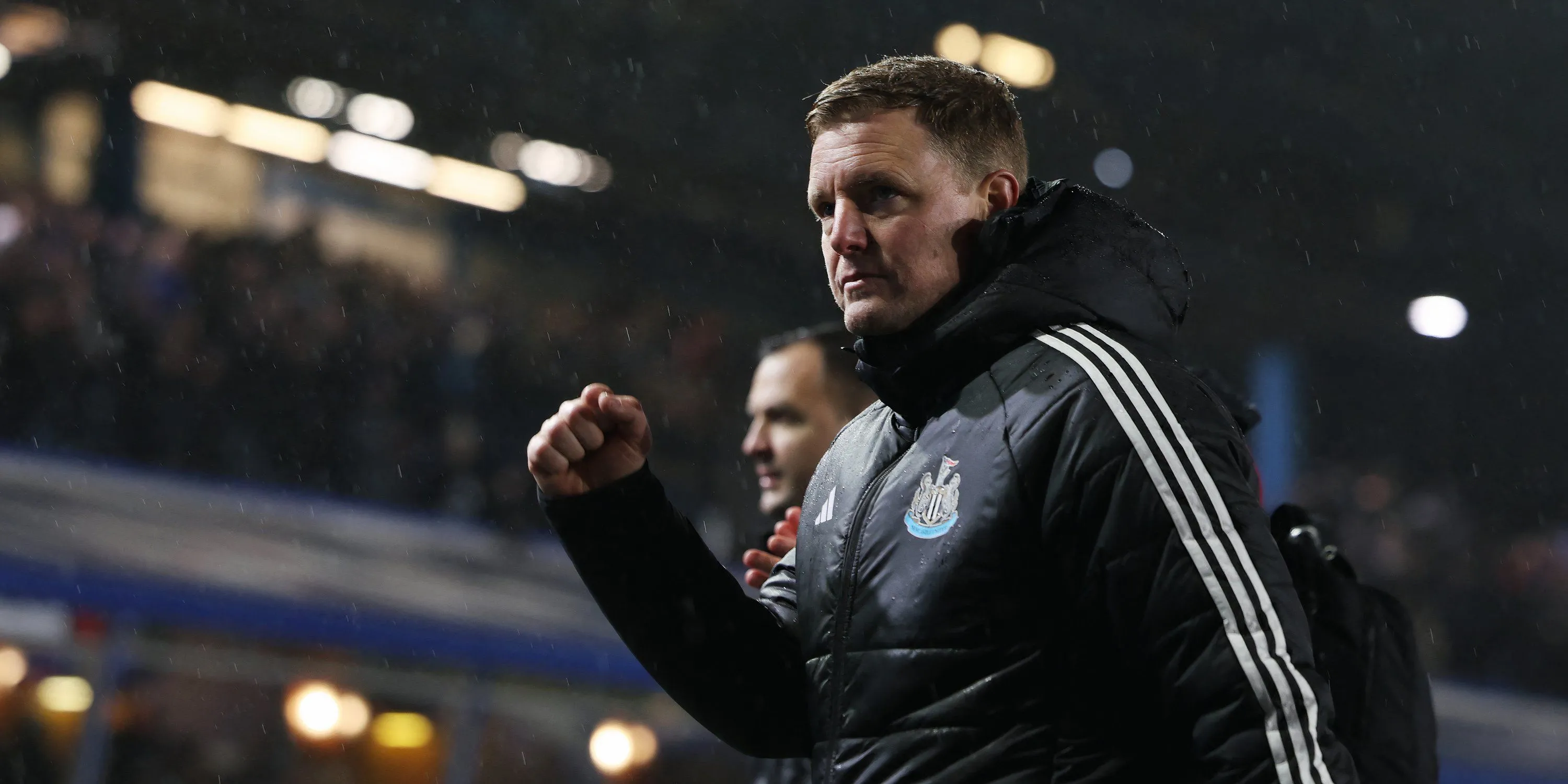 HLV Eddie Howe của Newcastle United, đối thủ cạnh tranh trong thương vụ Tavernier