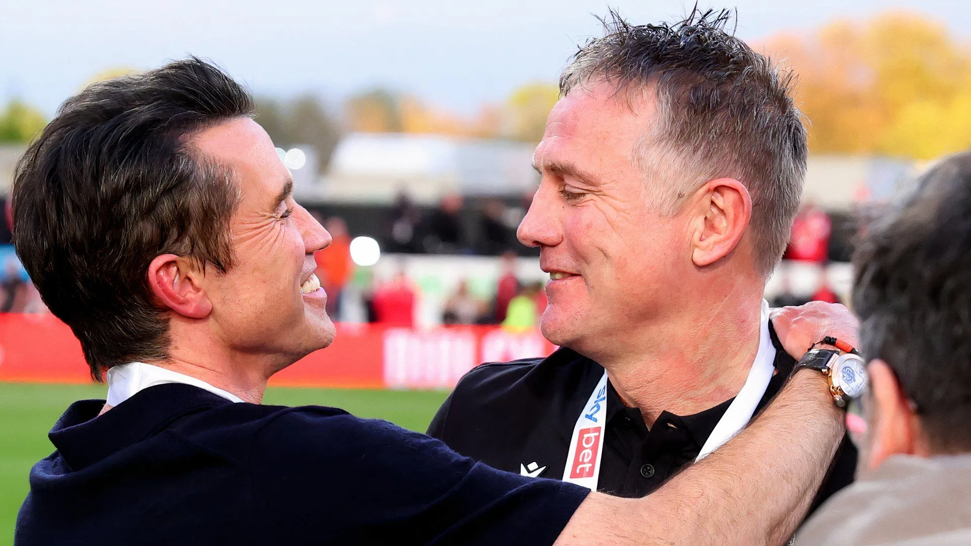 Phil Parkinson ăn mừng thành công thăng hạng của Wrexham
