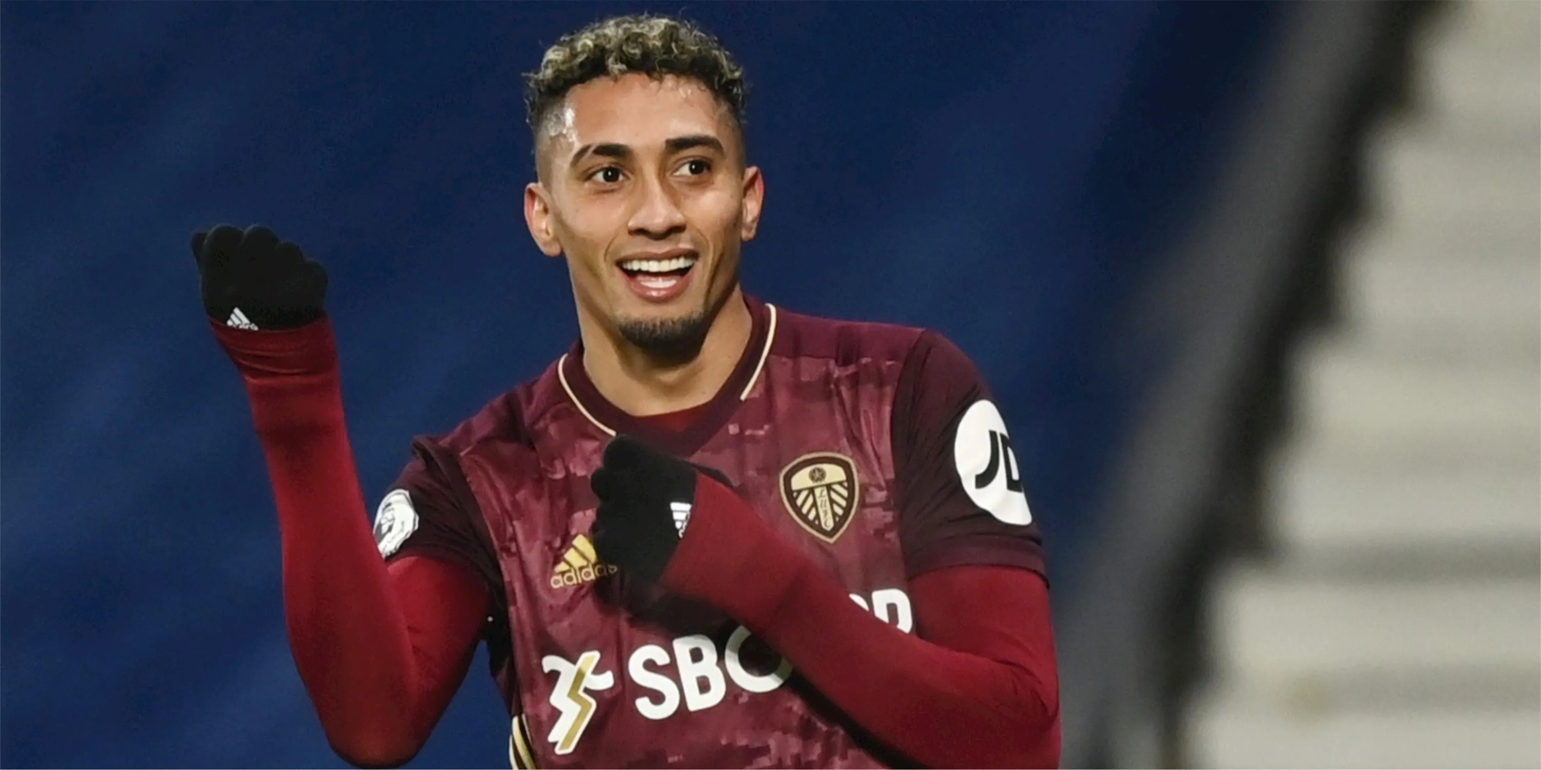 Cầu thủ Raphinha trong màu áo Leeds United ăn mừng bàn thắng