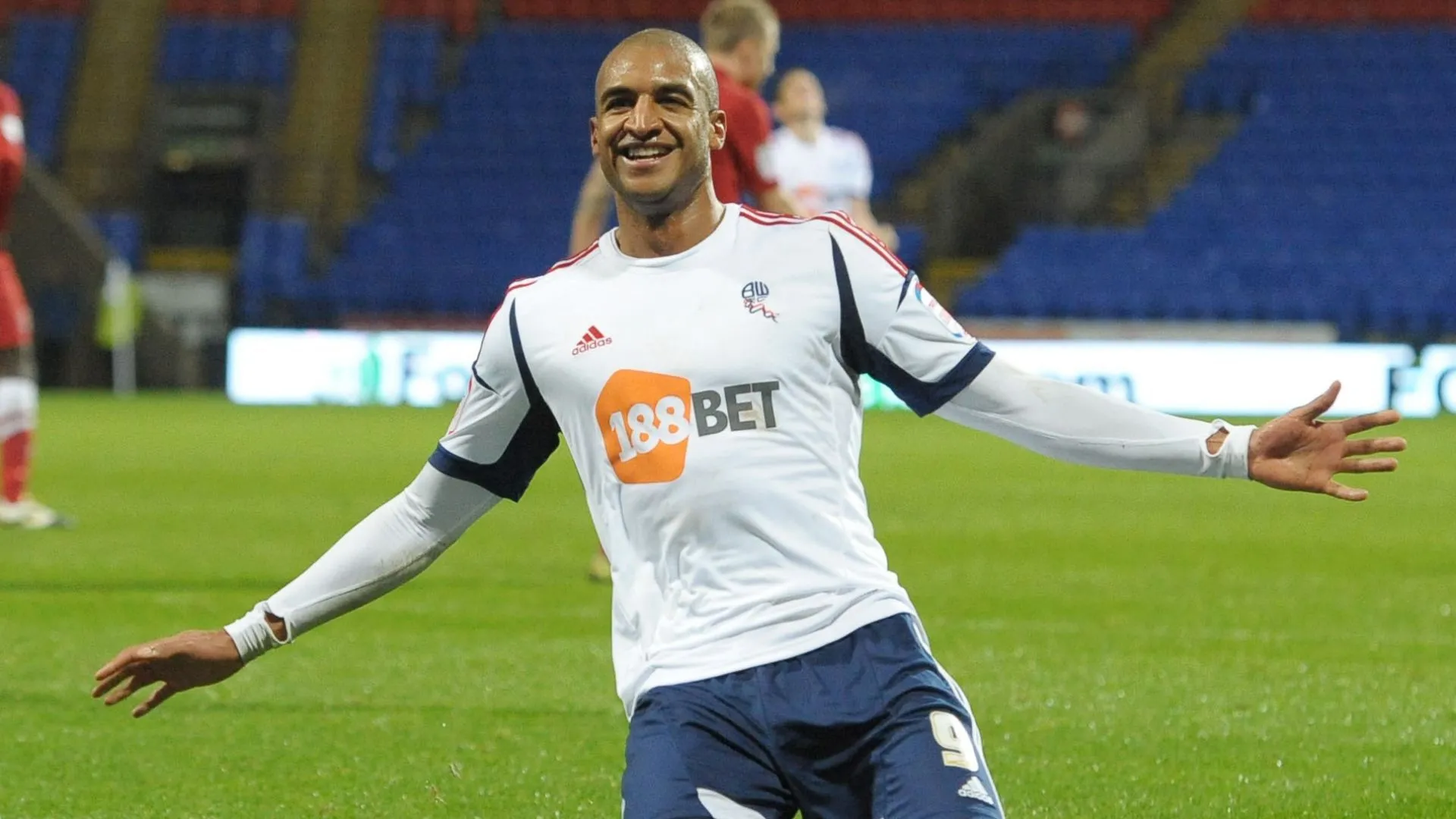 David Ngog khi còn khoác áo Bolton Wanderers