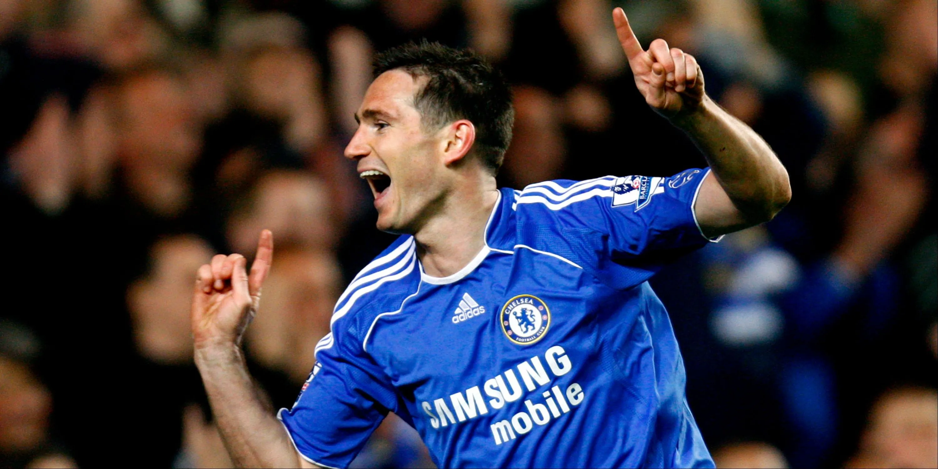 Frank Lampard ăn mừng bàn thắng trong màu áo Chelsea
