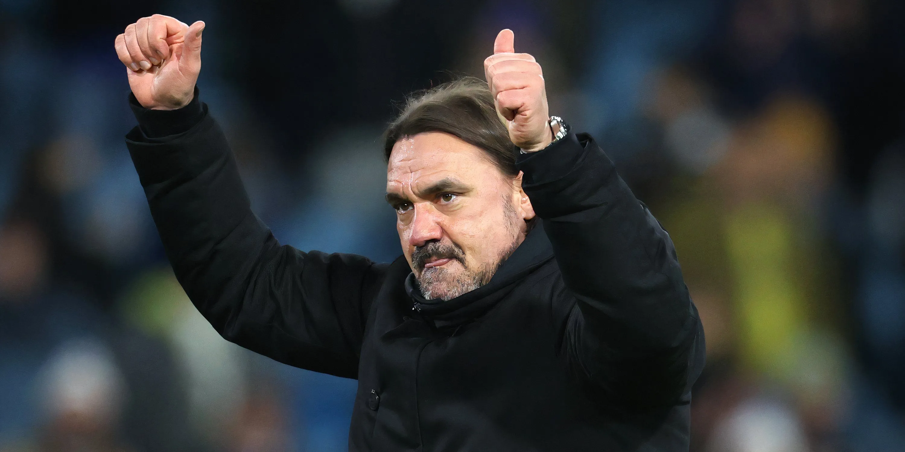 Huấn luyện viên Daniel Farke của Leeds United, người đang tìm kiếm tiền đạo mới trên thị trường chuyển nhượng