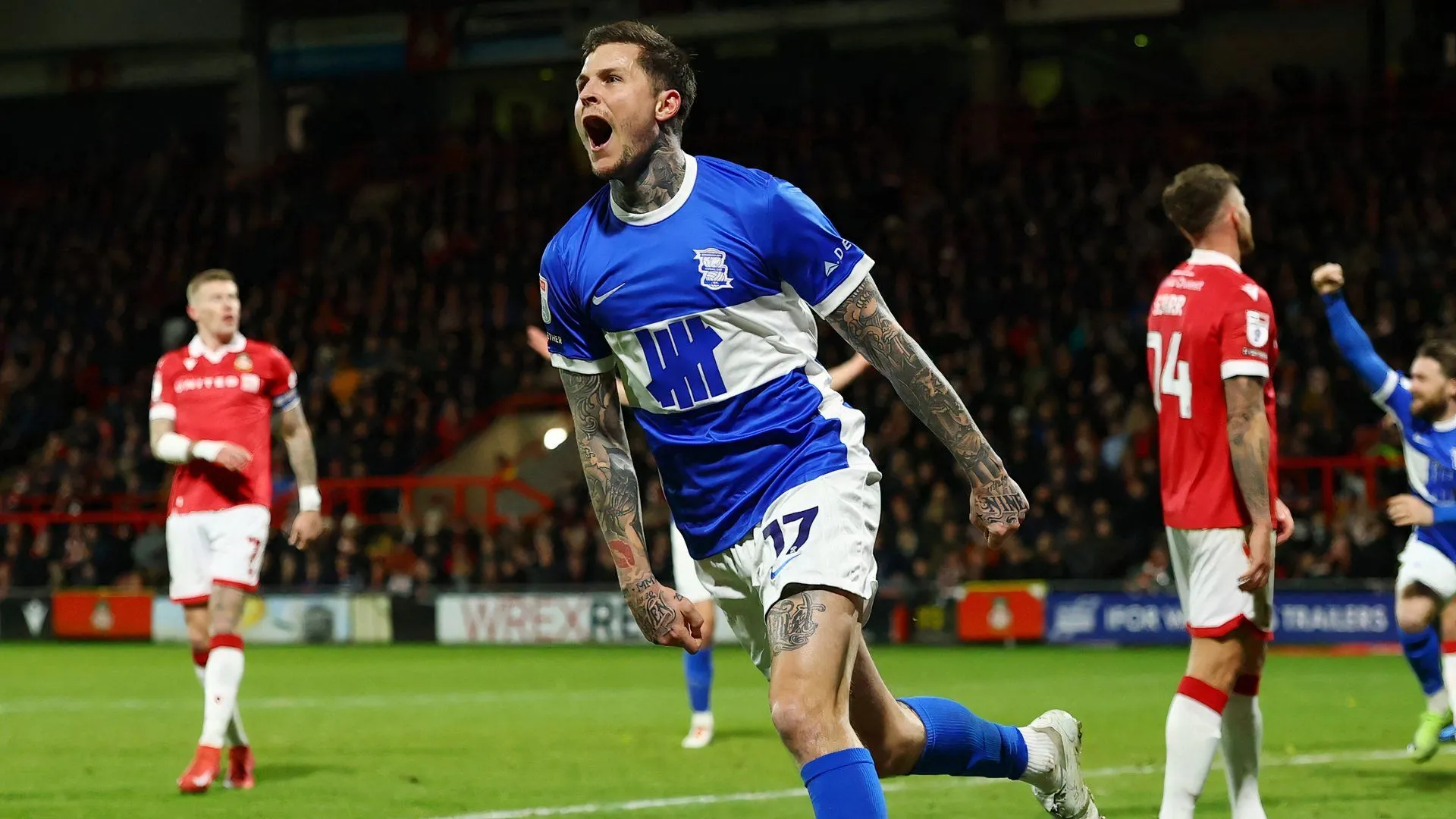 Lyndon Dykes có thể rời Birmingham City để tìm cơ hội ra sân