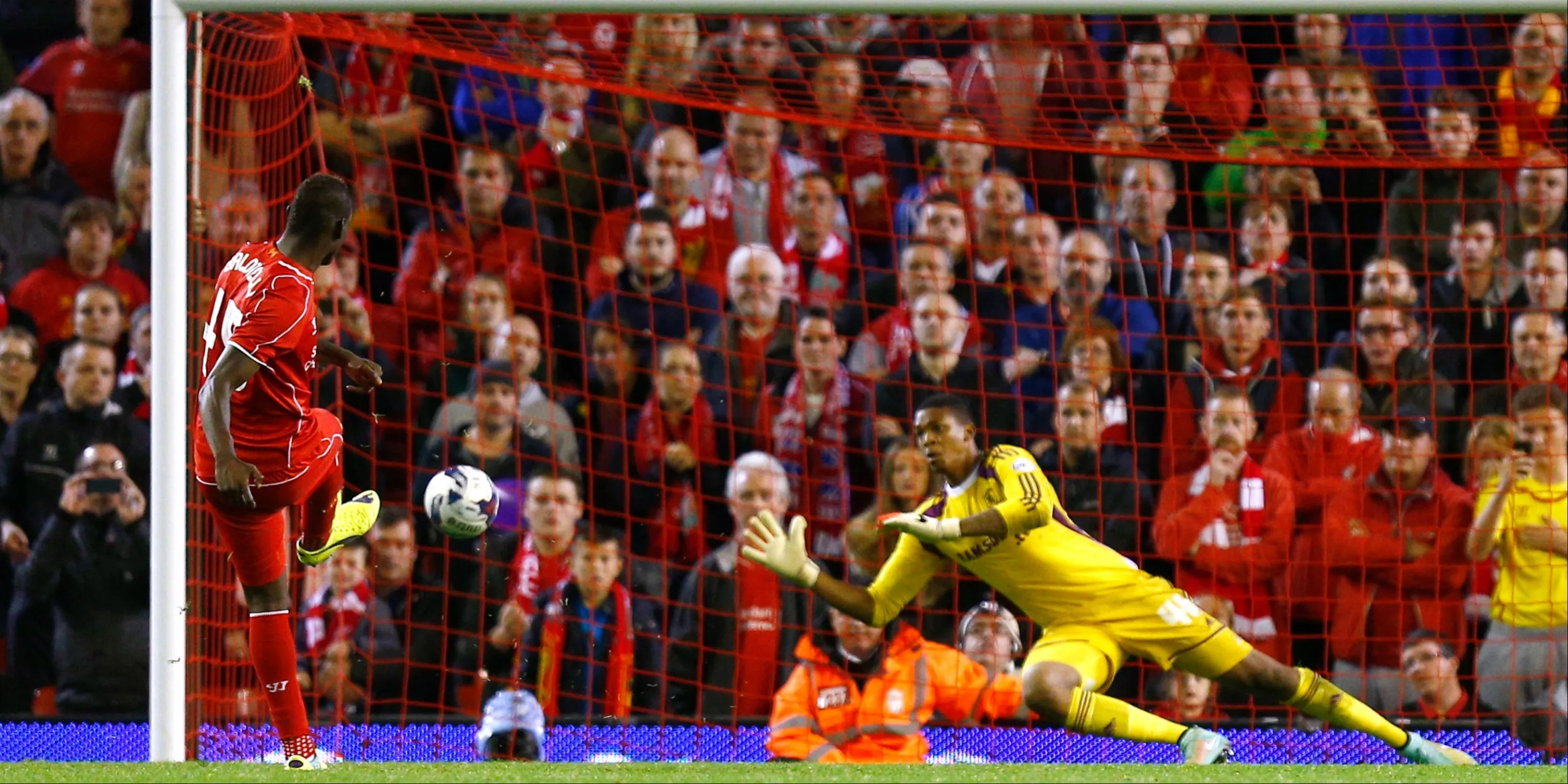 Mario Balotelli trong màu áo Liverpool