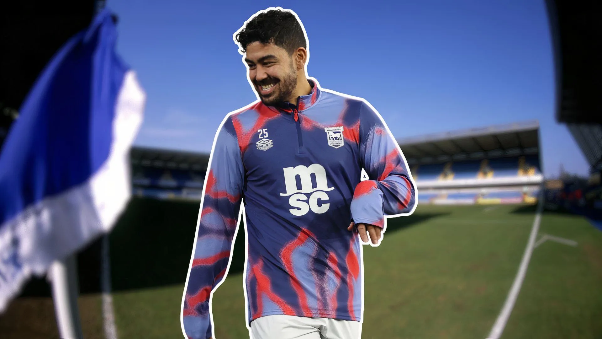 Massimo Luongo trong pha tranh chấp bóng tại giải Championship