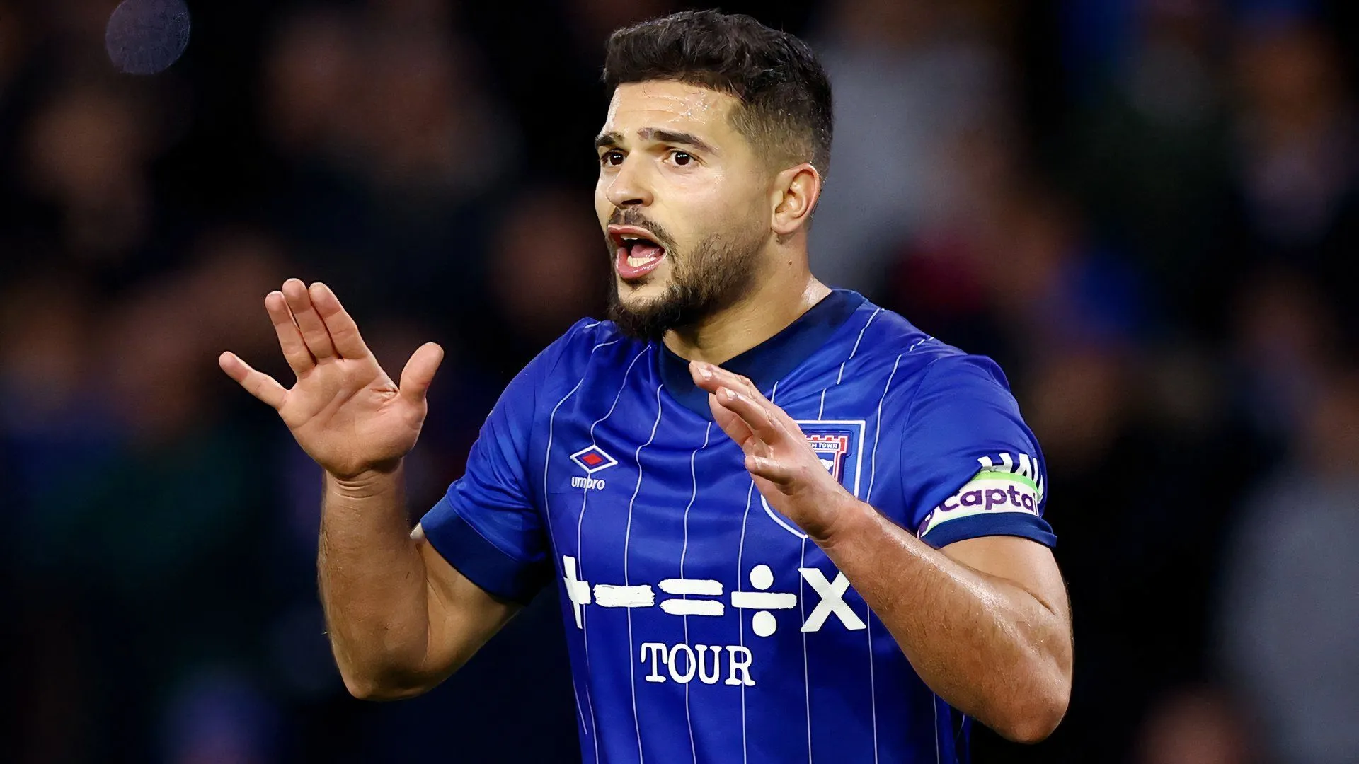 Sam Morsy, cựu đội trưởng Ipswich Town, chia sẻ thông điệp cảm xúc sau khi rời câu lạc bộ