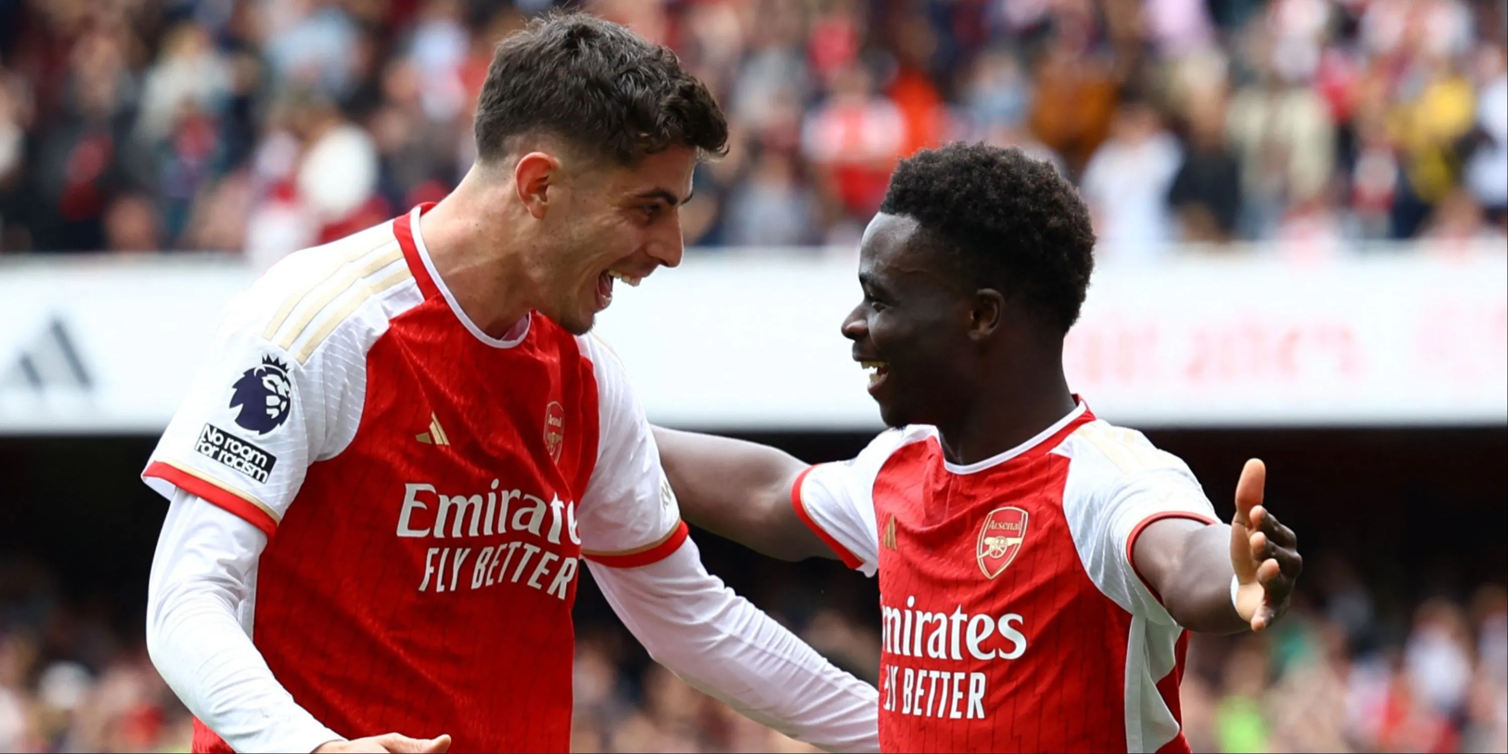 Tiền đạo Kai Havertz và Bukayo Saka của Arsenal cùng ăn mừng bàn thắng.