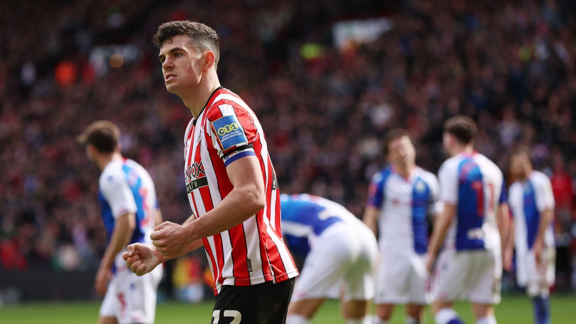 Trung vệ John Egan thời đỉnh cao phong độ tại Sheffield United