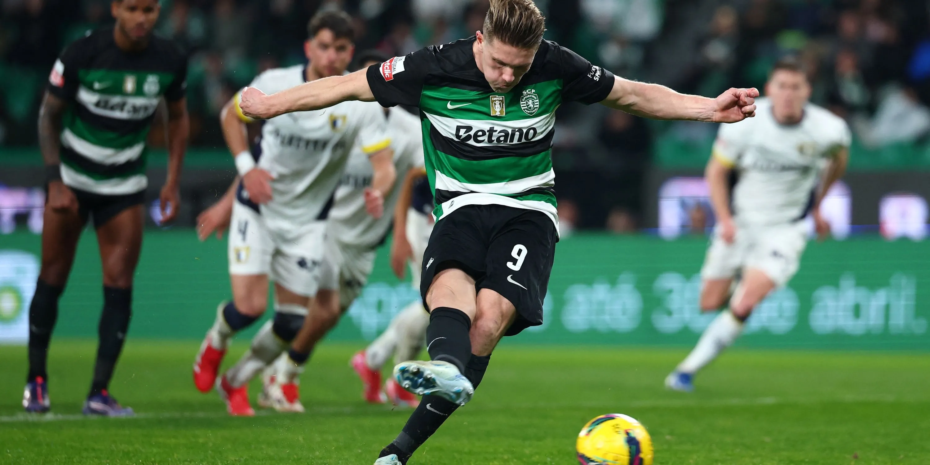 Viktor Gyokeres của Sporting CP trong một pha bóng tấn công