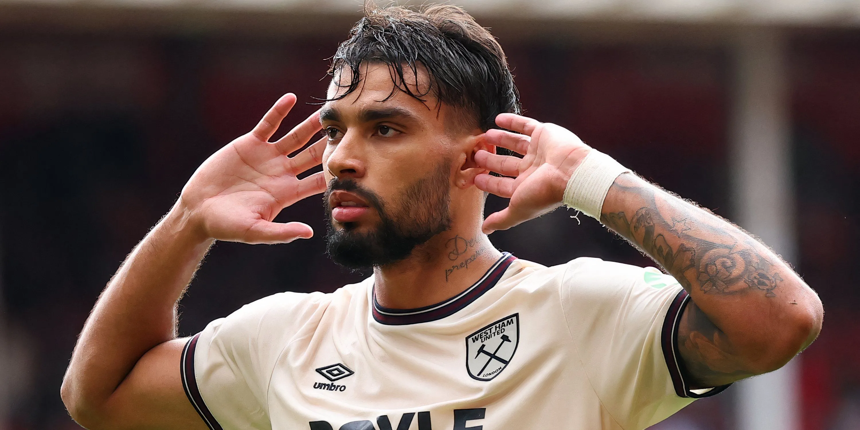 Cầu thủ Lucas Paquetá khoác áo West Ham tại sân vận động