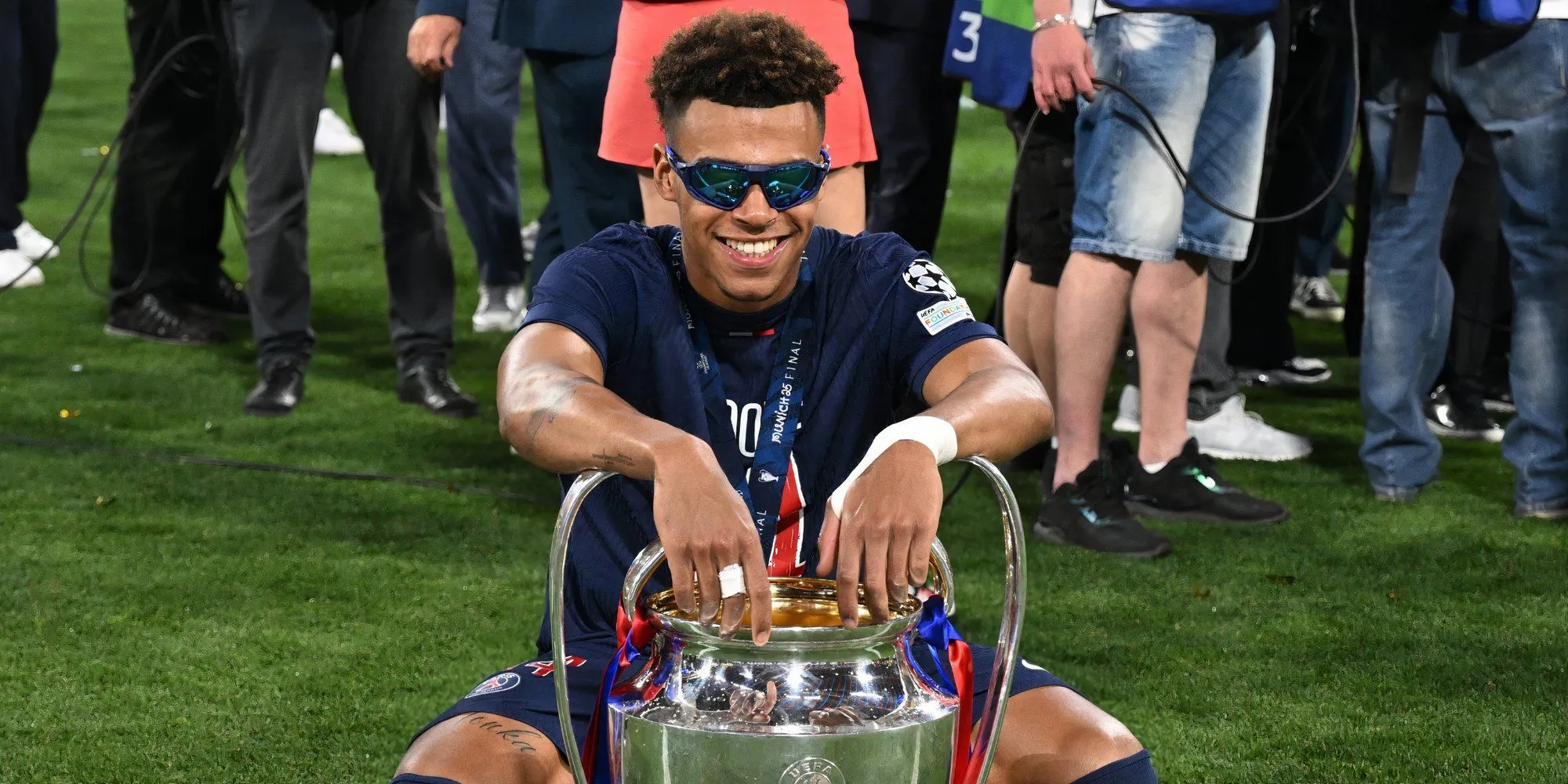 Desire Doue trong màu áo PSG thi đấu ở Champions League