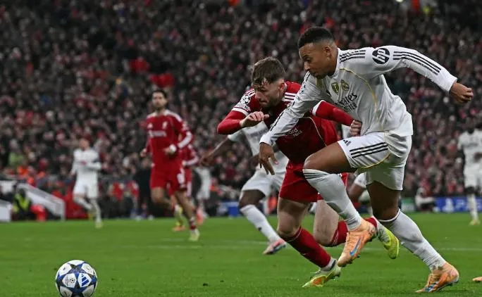 Mac Allister mở tỷ số cho Liverpool từ cú dứt điểm trong vòng cấm