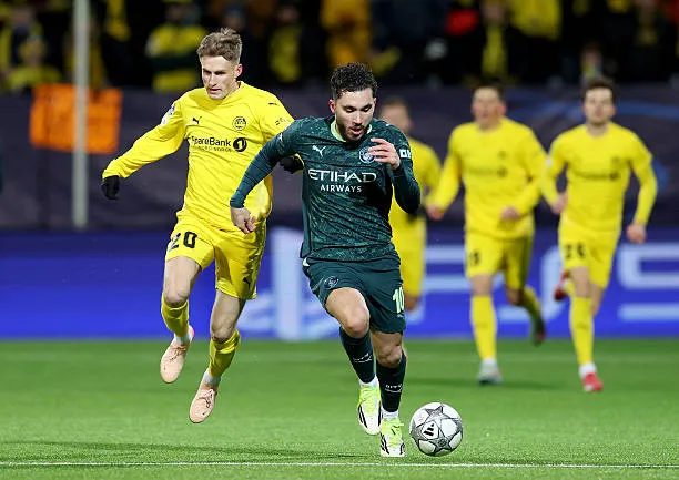 Rayan Cherki lập công trong cảnh khó khăn