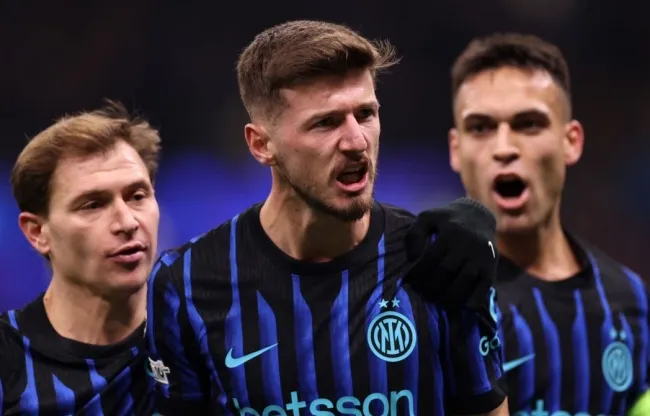 Sucic ghi bàn cho Inter